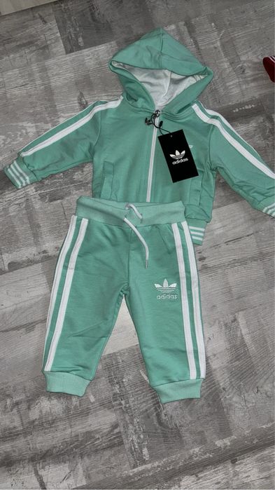 Trening adidas marimi de la marimea 86 pana la 110