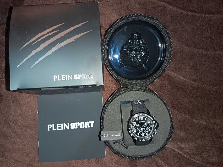 Часовник Plein Sport