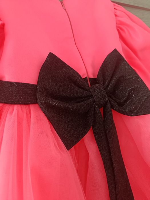 Роскошное нарядное платье для девочки