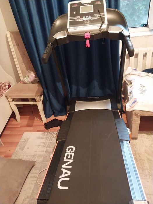 Беговая дорожка      .