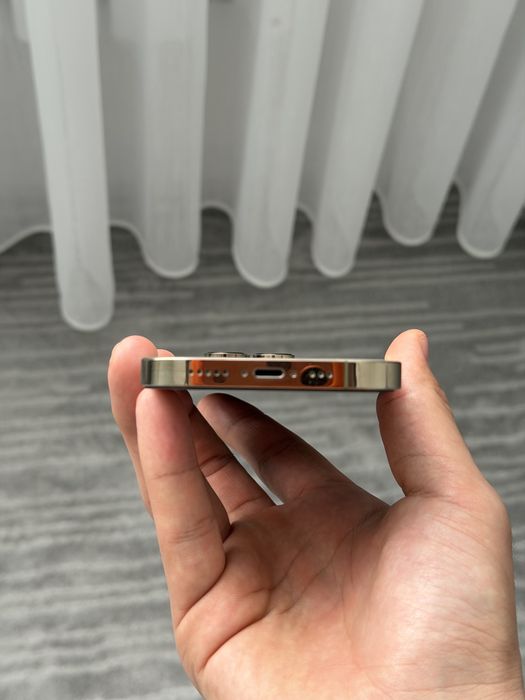 IPhone 14 pro золотыстый