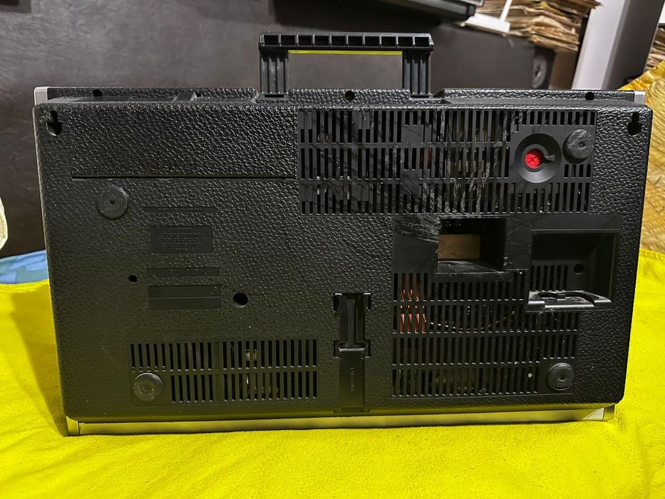 Vând magnetofon Grundig TK 745
