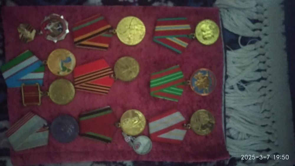 Продам коллекцию марок и медалей..