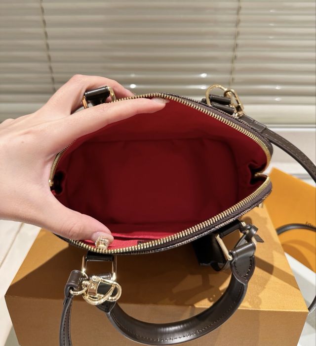 Vand geanta Louis Vuitton Alma BB