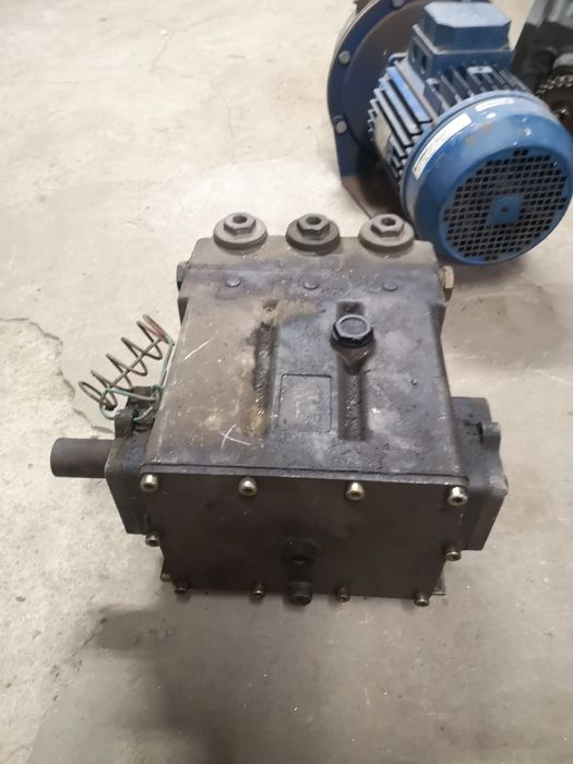 Бутална помпа за високо налягане