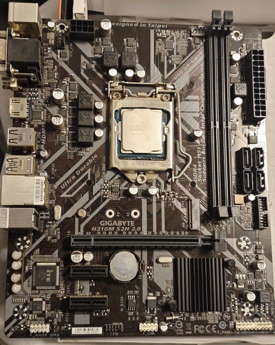 Vând placa de baza cu tot cu procesor i3 gen8 , placa video 1050