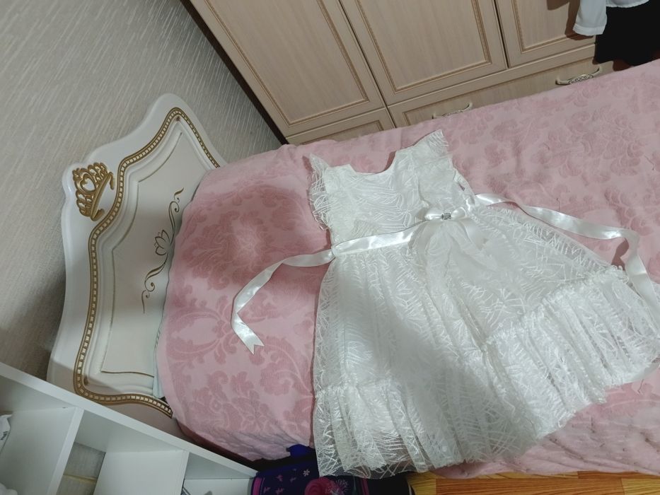 Продам белое платье