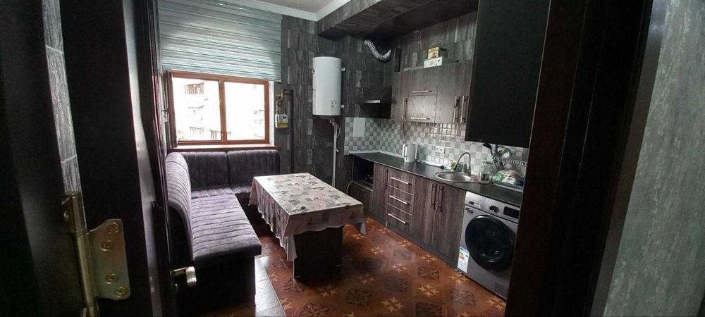 Семейная 2-комн 64м², центр, тихий этаж, кирпич`
