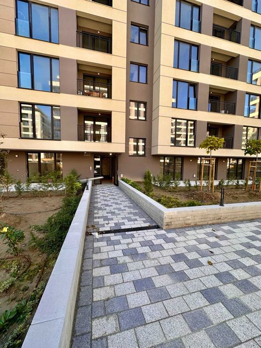 Продава се Тристаен апартамент в Пловдив, Тракия - 94 кв.м за 814 €/кв.м - Снимка #1