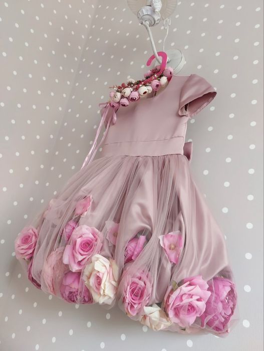 Платье от бренда Kisabiano