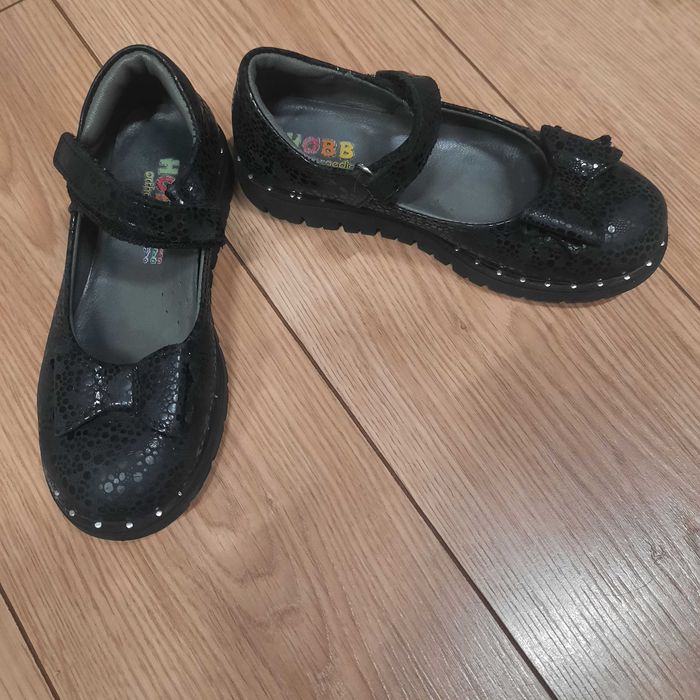 Продам туфли ортопедические на девочку размер 29, турецкие