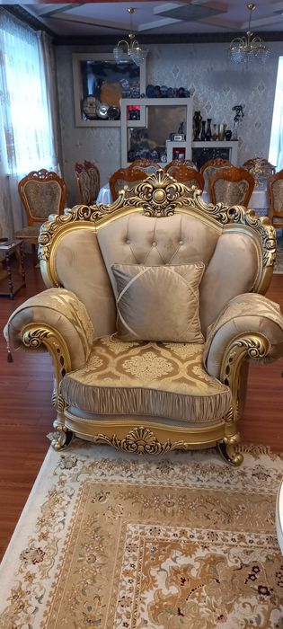 Продаются два кресла, классика