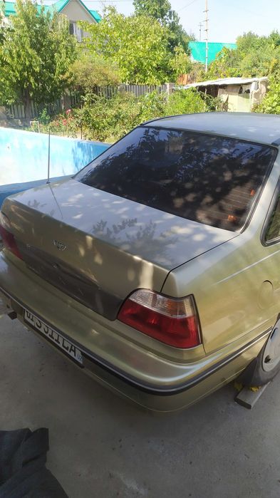 Машина NEXIA1 2005 годах