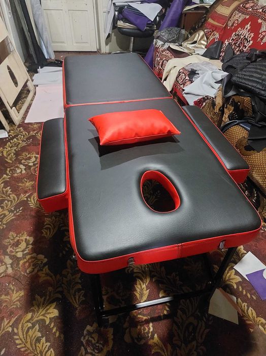 Профессиональная кушетка для массажа