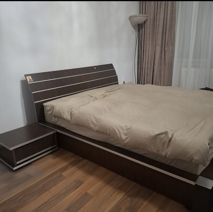 Pat 160×200 somiera, noptiere și  saltea incluse