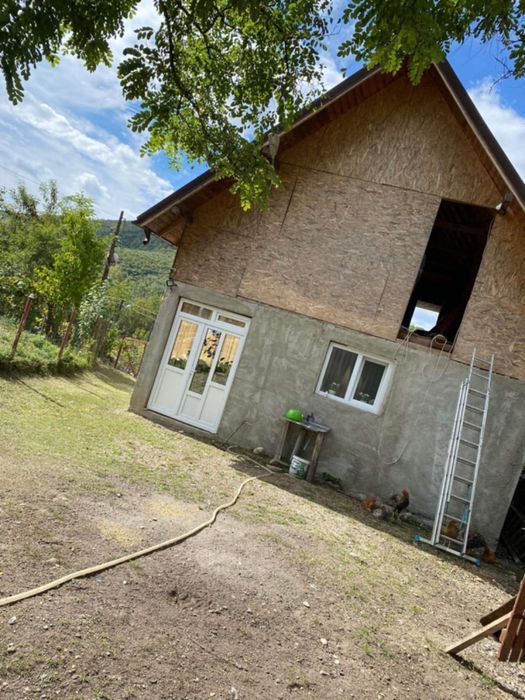 Casa de vanzare in comuna iedera
