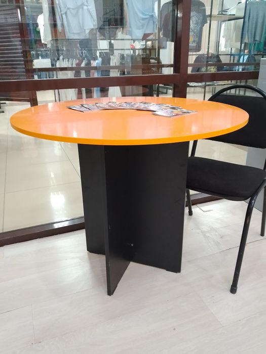 Продам столы в кол ве 3 штук