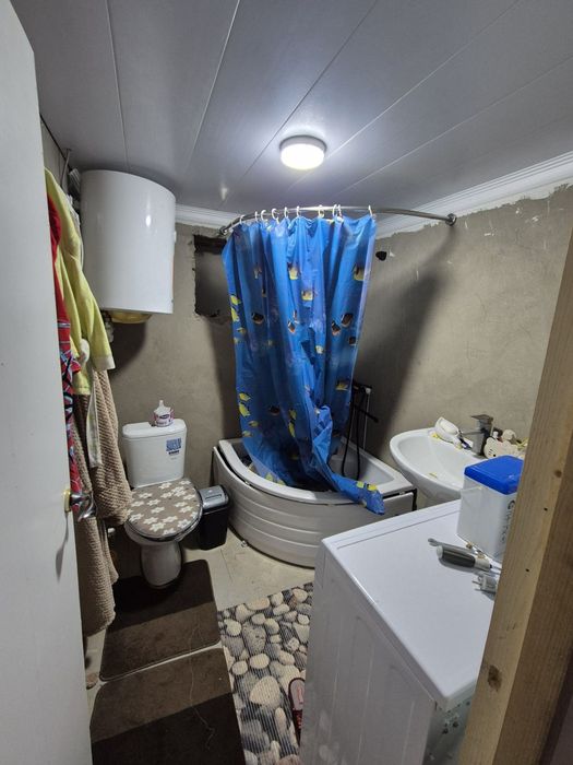 Xovlilik uy 6 sotix 8 honalik 2 dush Termiz Mahallasida