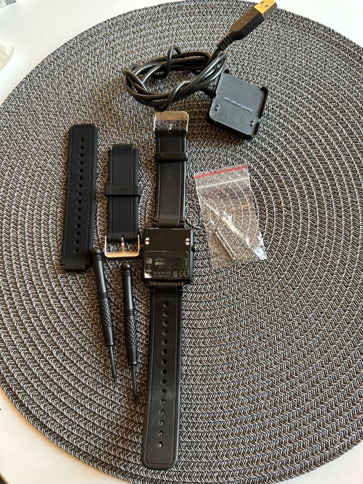 Смарт часовник Garmin Vivoactive