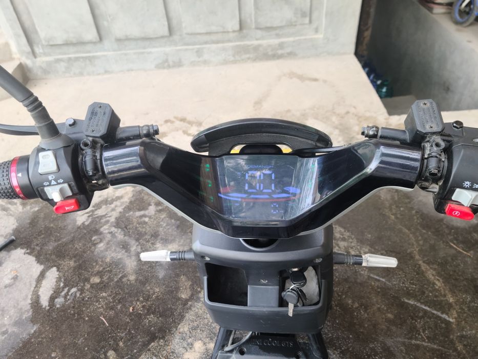 Elektro skuter sotiladi