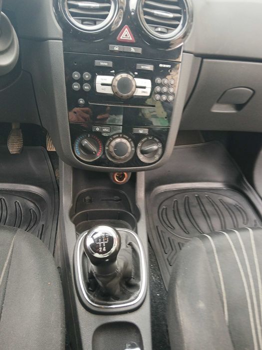 Опел Корса 1000к. 2010г.