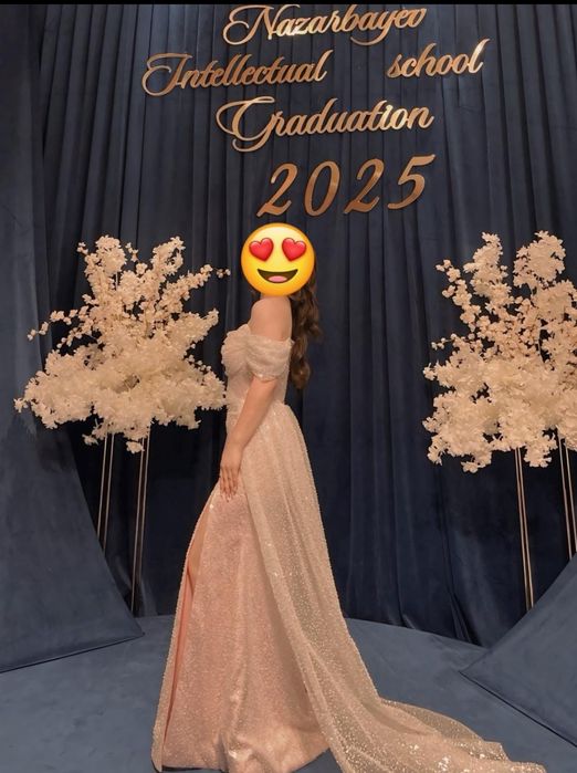 Вечернее нарядное платье