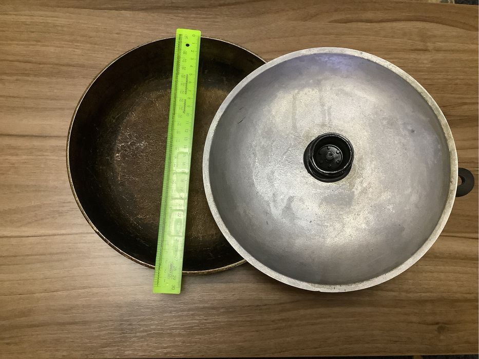 Сковороды б/у  в нормальном состоянии