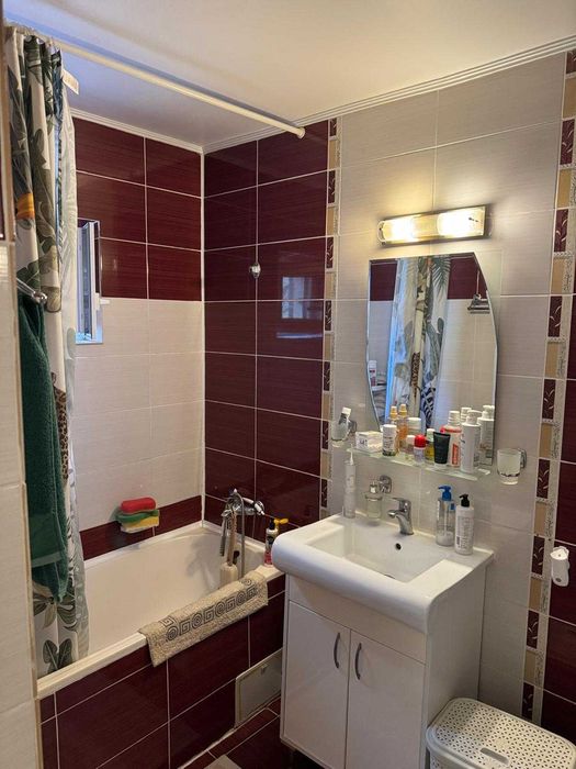 Vand apartament 3 camere Mangalia