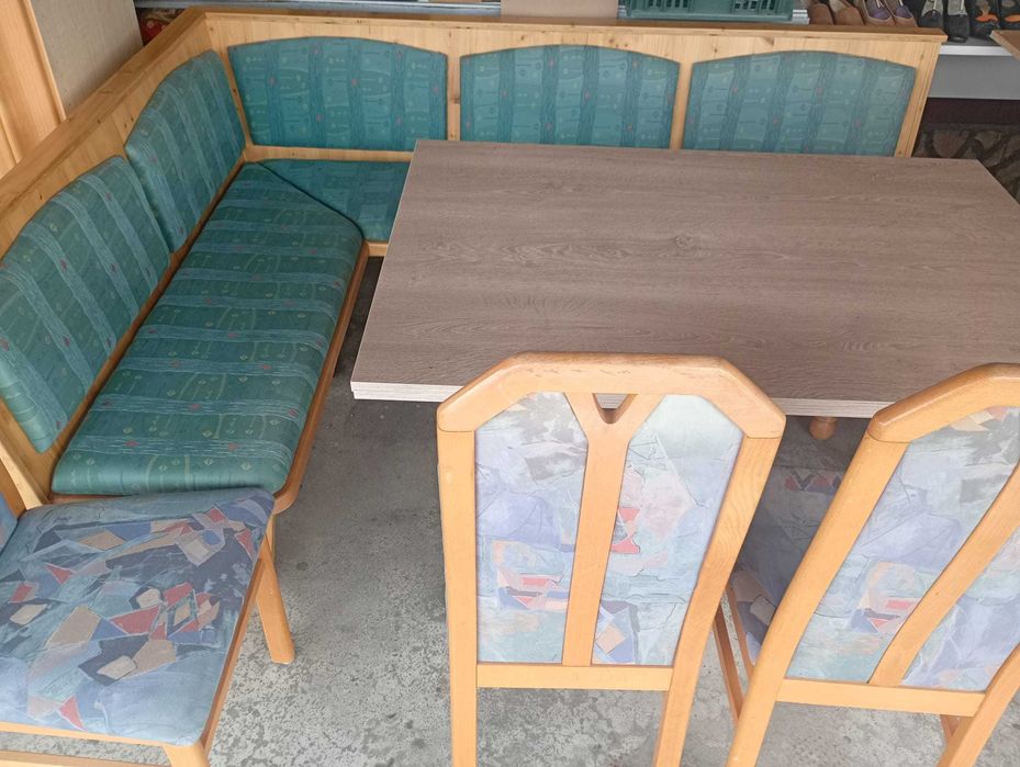 Coltare bucatarie + mese si scaune