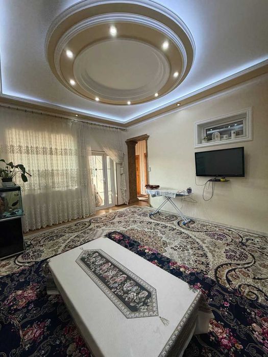 Уч кахрамон Шредр боги йонида 4,3 сотик 6 хона Ховли Срочно сотилади