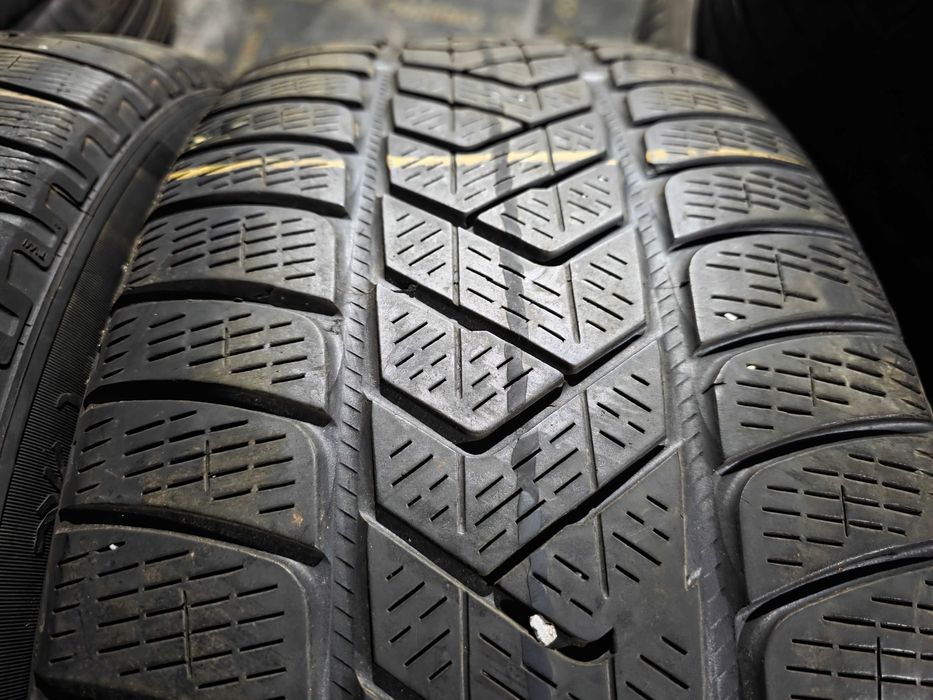 2бр Зимни гуми 235 55 18 - Pirelli