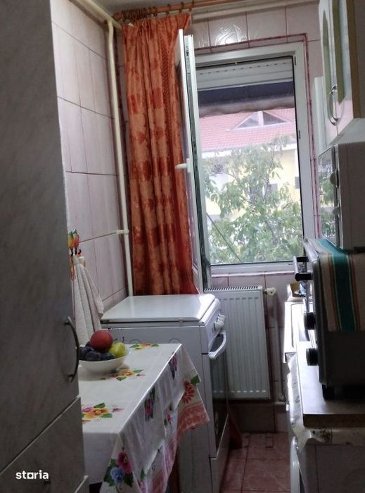 Apartament 2 camere confort 2, etaj 3/4, cartier Apollo.
