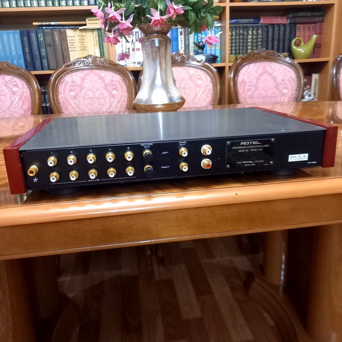 Rotel rhc-10 предварительный усилитель