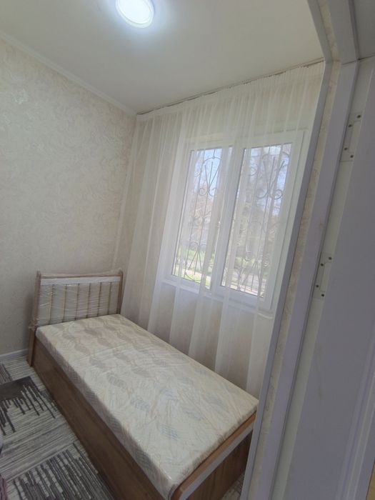 Чиланзар 16. Срочно Продаю 1 переделенная в 2 х. 1 этаж