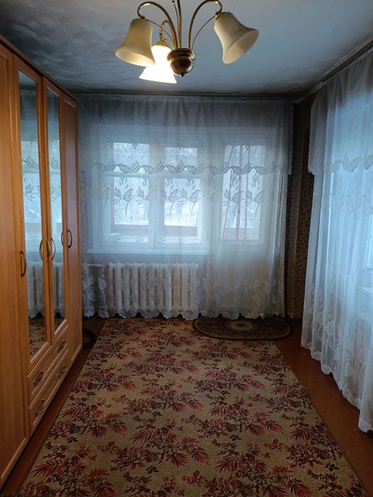 Продается однокомнатная квартира . Район гастронома " Волна"