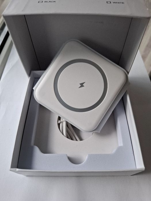 Incarcator wireless 3 in 1 smartwatch, airpods