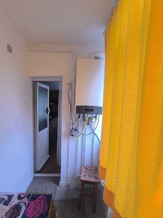 vand apartament 3 camere Motru