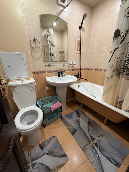 Продается двух комнатная с условиями Чиланзар 6