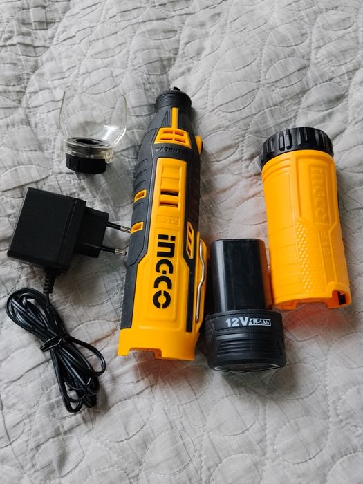 Продам набор гравёр и фонарь аккумуляторный.