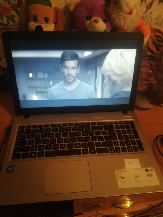 Продам ноутбук Asus Windows 11 pro