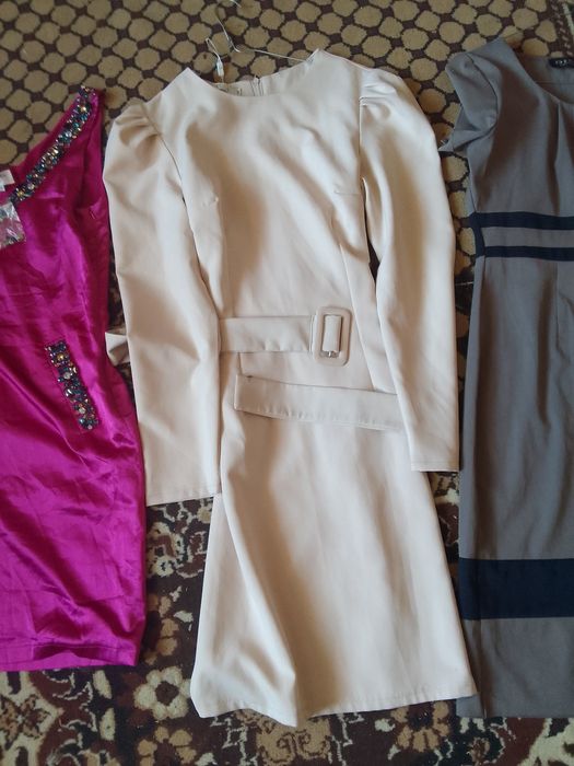 Продам платья не дорого