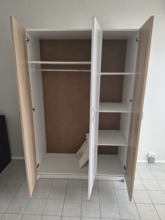 Трикрилен Гардероб