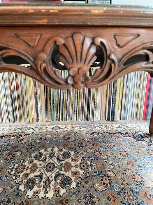 Masa cafea stil Louis XV sculptata manual