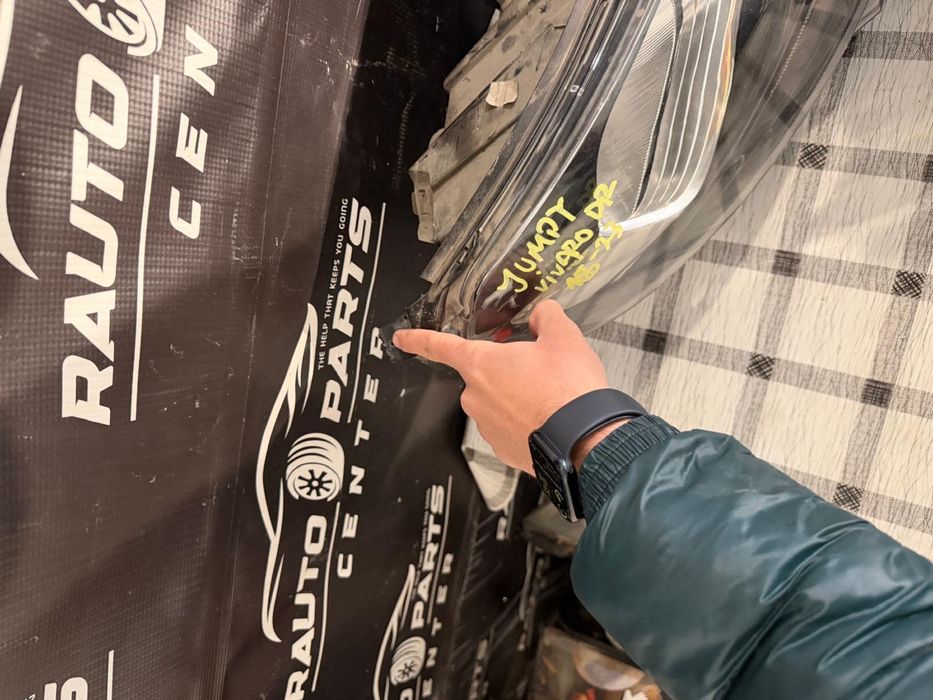 Far dreapta / stanga Citroen Jumpy Opel Vivaro