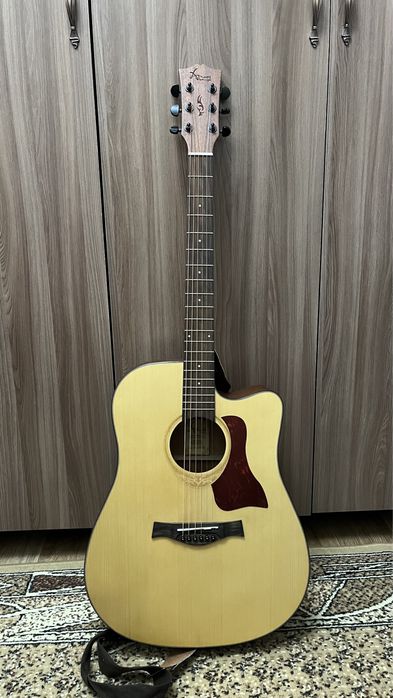 Гитара акустика,