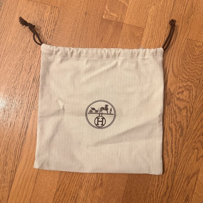 Geantă Hermès din piele neagră – nouă, nepurtată