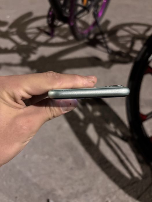 Продам iphone 11