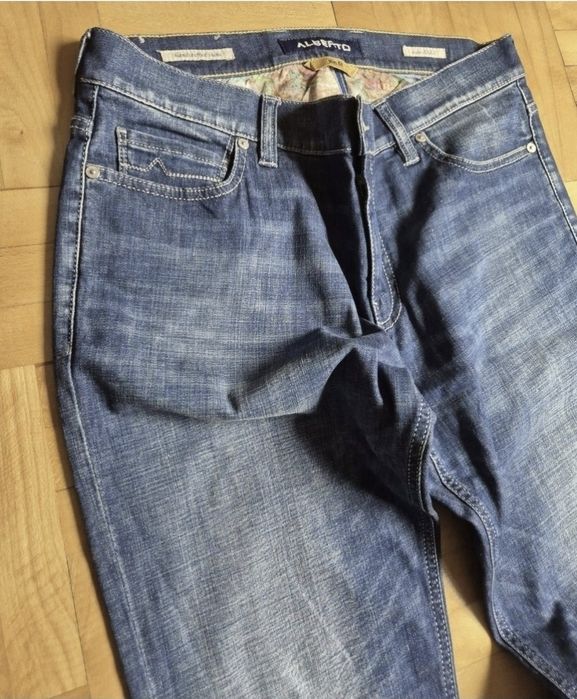 Blugi Bărbați Alberto - Handcrafted, Slim Compact Denim - W33/L32