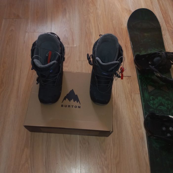 Продам сноуборд с ботинками BURTON