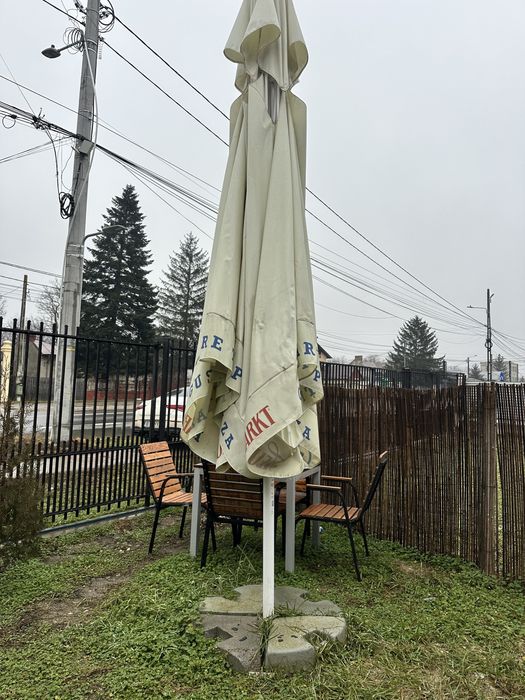 Umbrela , masa cu scaune